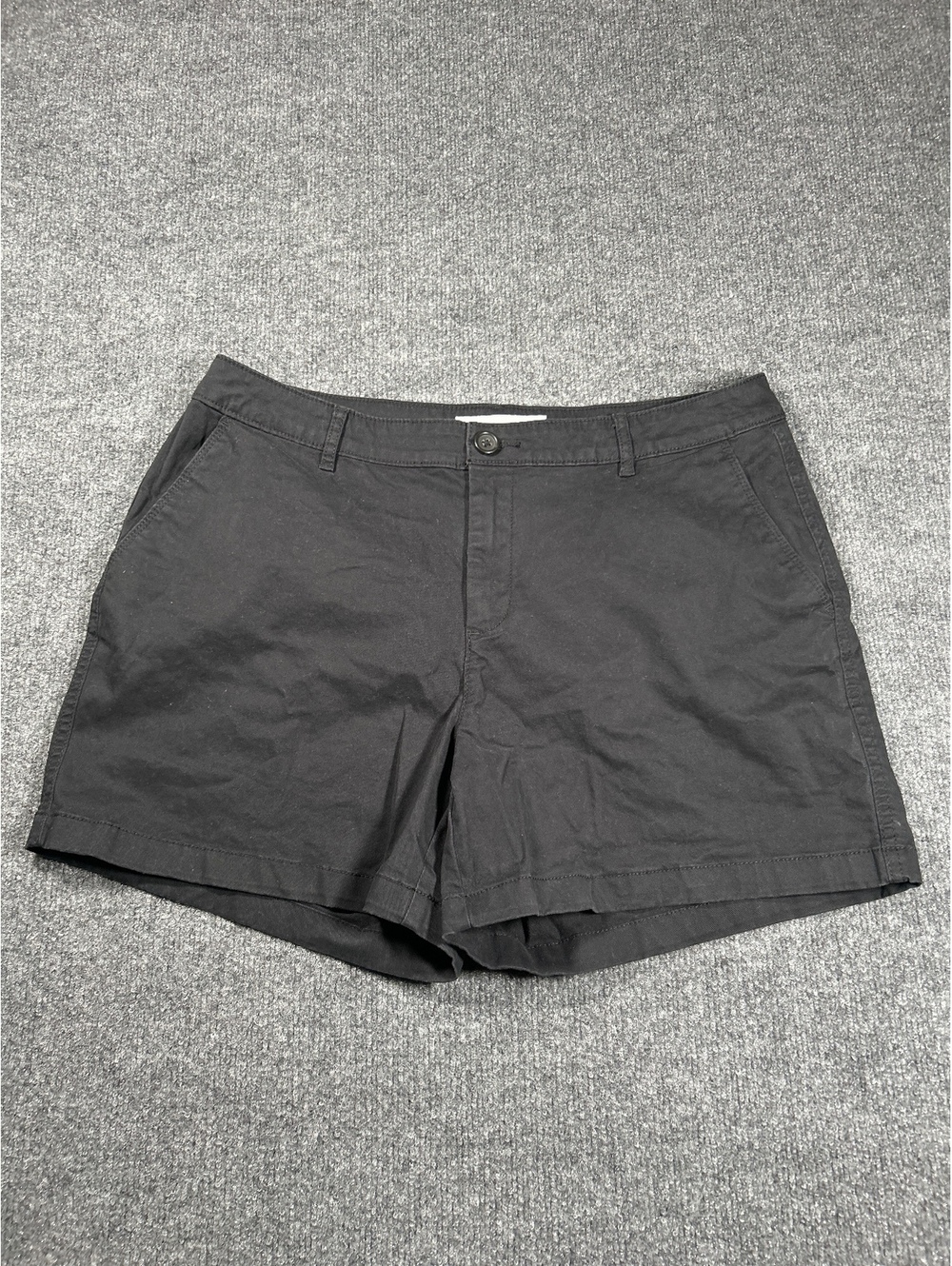 Amazon Essentials Women's Black Casual Shorts Size 16